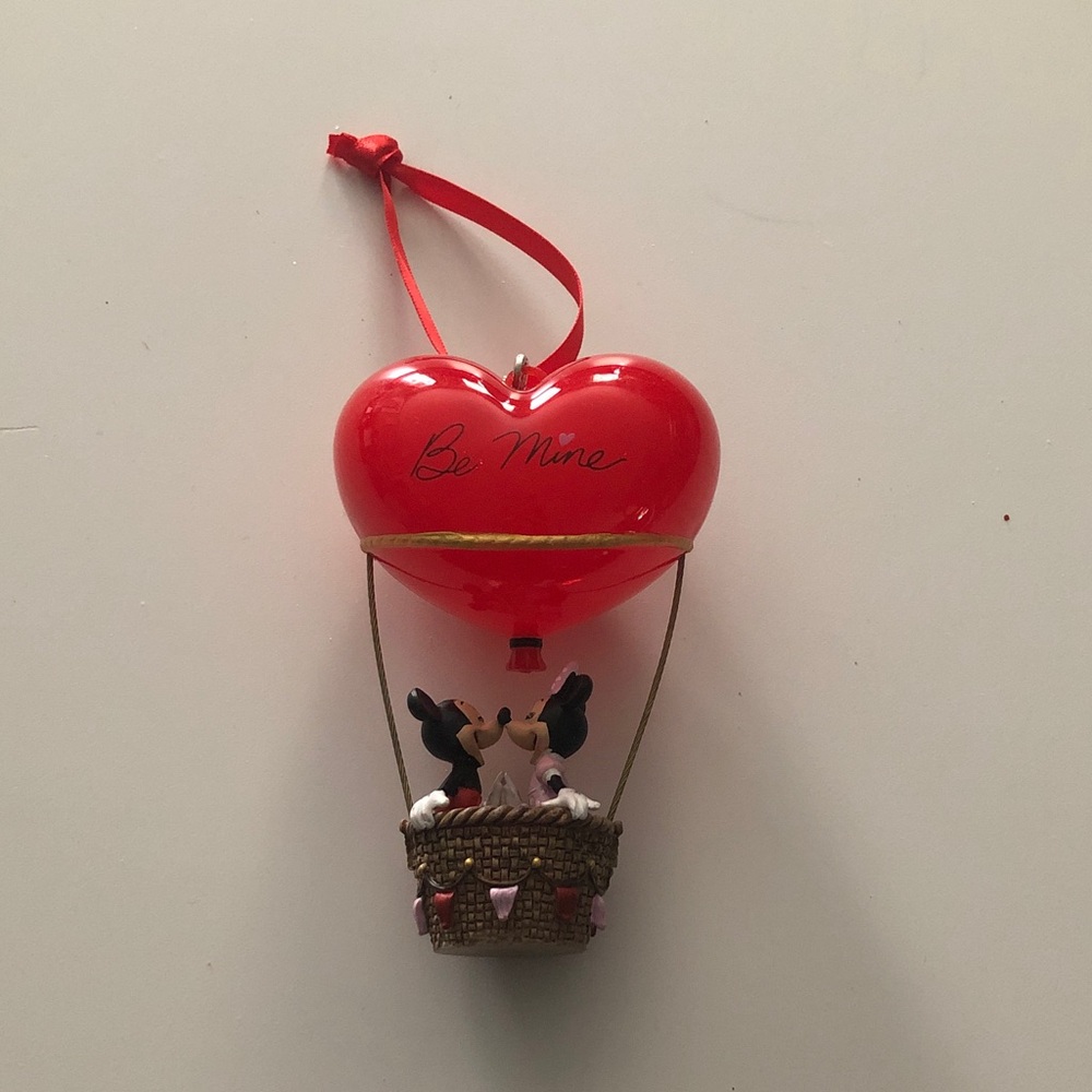 ⛵️ Disney Mickey & Minnie Mouse Kissing in a “Be Mine” Heart Hot Air Balloon